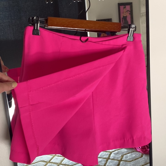 Hot Pink High Waisted Skort Size Medium - Picture 2 of 11